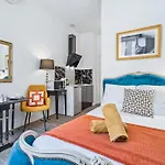 A 2 Pas De La - Climatisation - Wifi - Cuisine - Tramway Apartment *